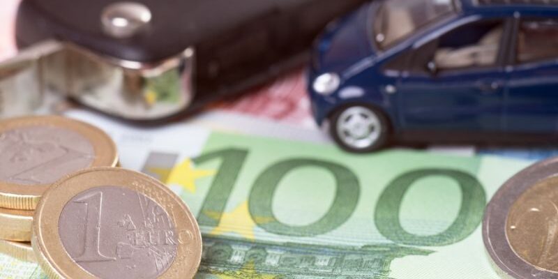 empeñar el coche para conseguir dinero