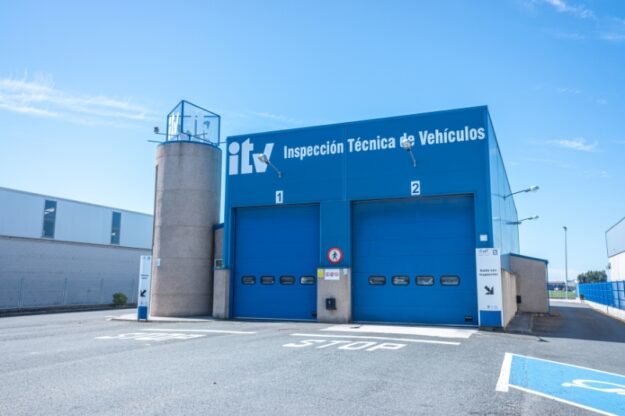 empenar tu coche con la ITV